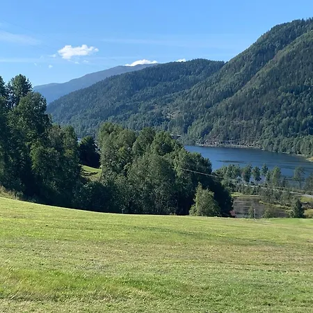 Med Utsikt Til Fjord Og Fjell Holiday home
