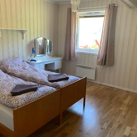 Med Utsikt Til Fjord Og Fjell Holiday home Kvammen