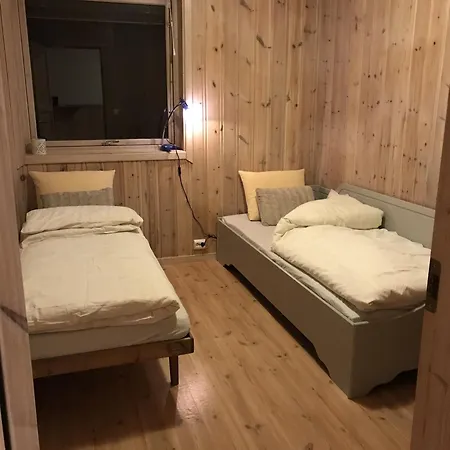 Med Utsikt Til Fjord Og Fjell Kvammen