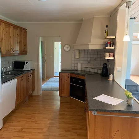 Med Utsikt Til Fjord Og Fjell Holiday home Kvammen