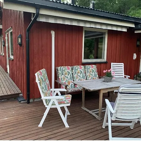 Med Utsikt Til Fjord Og Fjell Holiday home