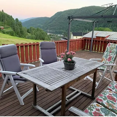 Med Utsikt Til Fjord Og Fjell Σπίτι διακοπών
