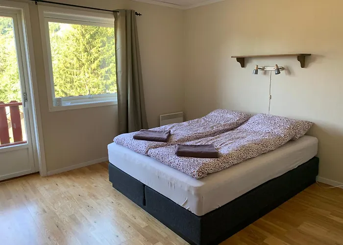 Ferienhaus Med Utsikt Til Fjord Og Fjell