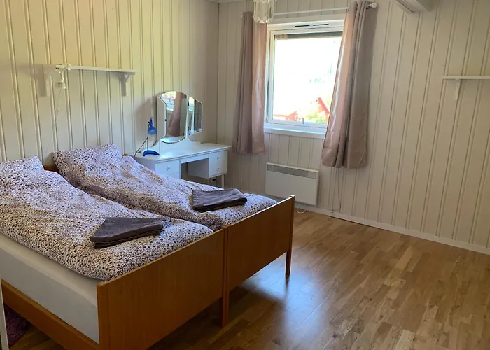 Med Utsikt Til Fjord Og Fjell Ferienhaus Gvammen