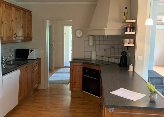Med Utsikt Til Fjord Og Fjell Ferienhaus Gvammen