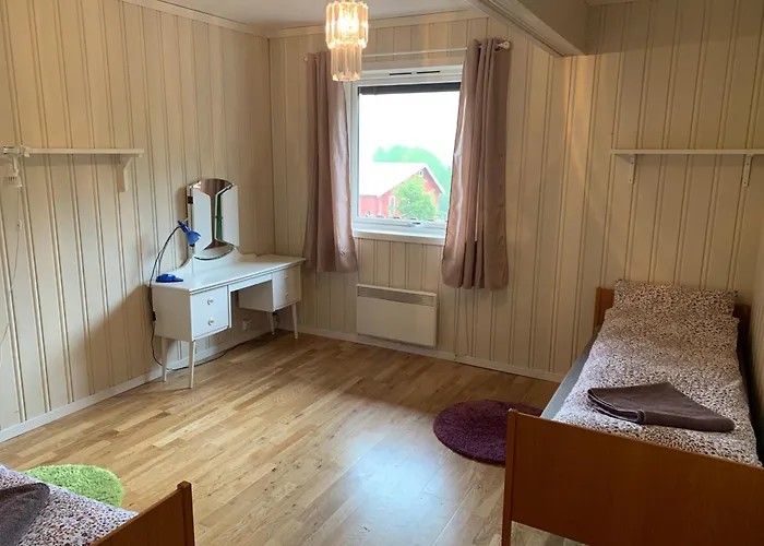 Med Utsikt Til Fjord Og Fjell *